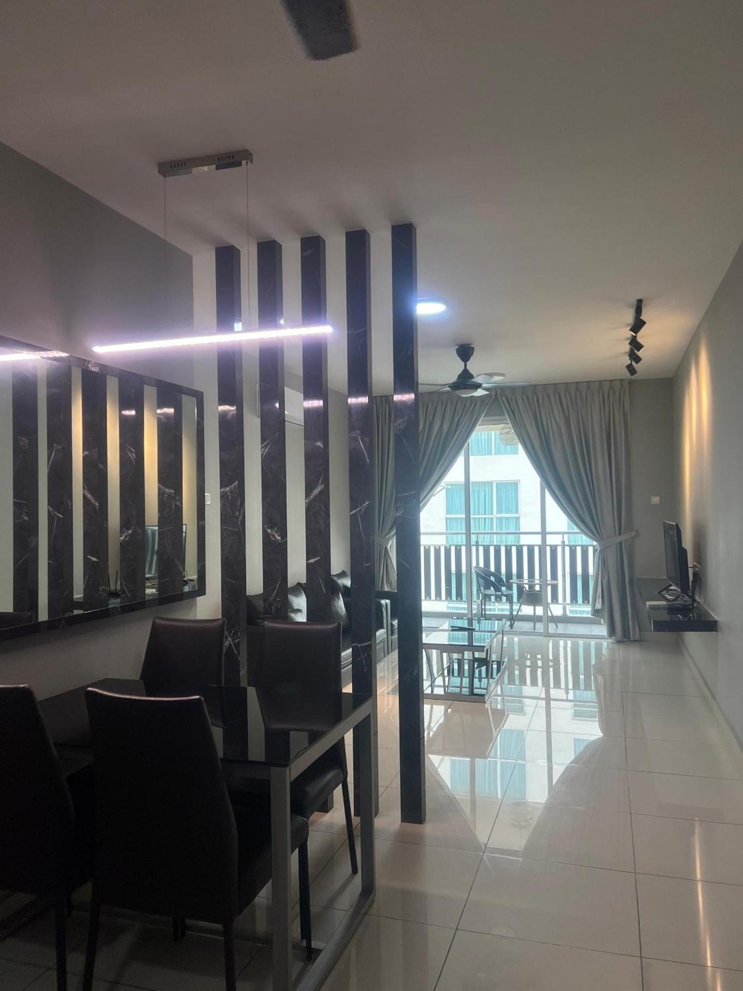 Residences At Daya By Sr Home Johor Bahru Buitenkant foto